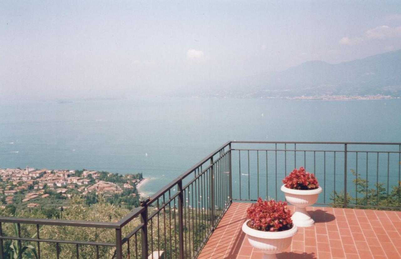 Villa Belvedere Albisano ตอร์รีเดลเบนาโก ภายนอก รูปภาพ